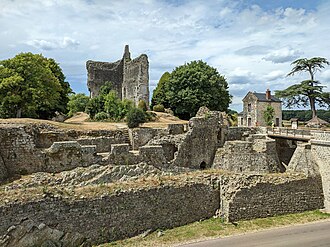 Photo : Vestiges du château de Domfront